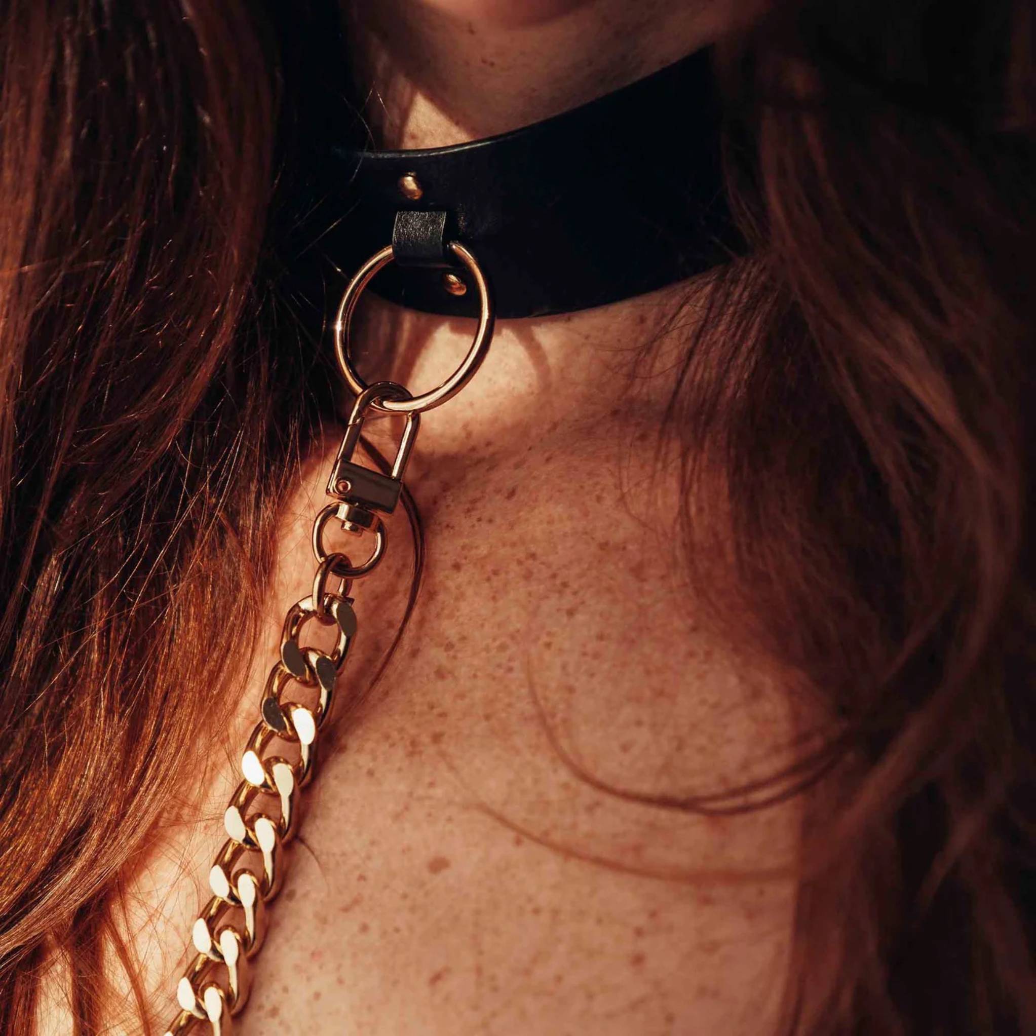 BIJOUX INDISCRETS MAZE HALSKETTE MIT RIEMEN